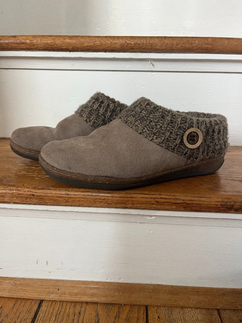 Clarks leather clogs